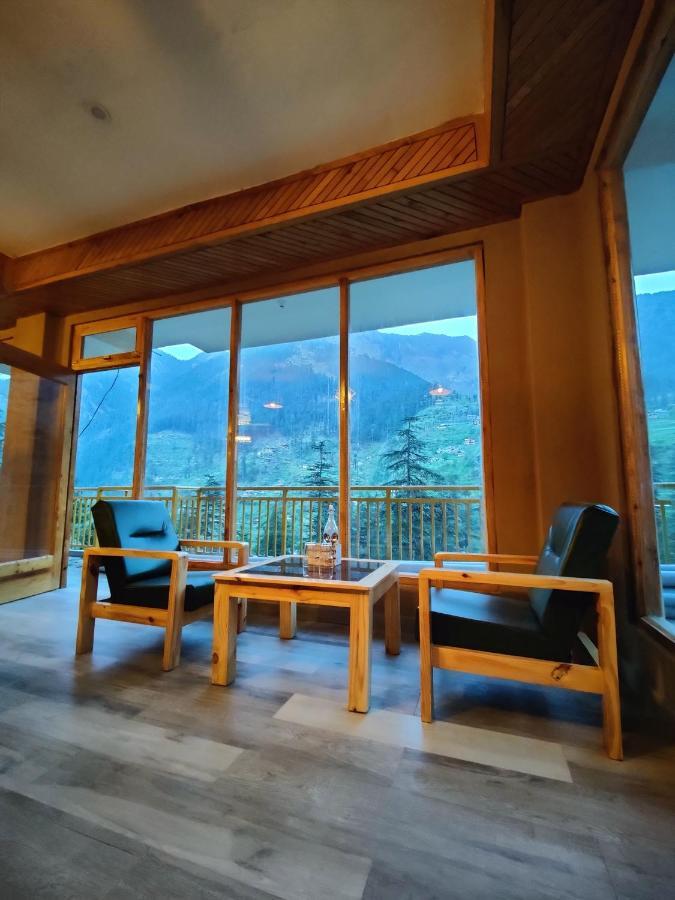 The Woodpecker Inn & Cafe, Jibhi Exteriér fotografie